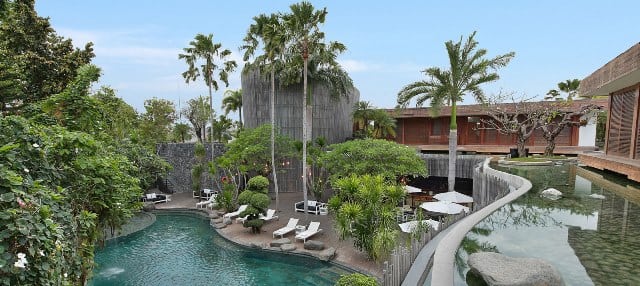 swimming-pool4-peppers-seminyak